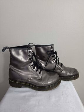 Dr Martens 1460 W Silver Metallic Combat Boots Women 8 Goth Grunge Punk Y2K
